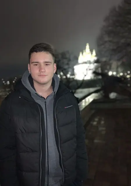 Я Алексей, 23, из Чернигова, ищу знакомство для приятного времяпровождения