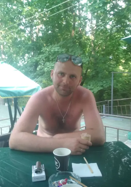 Я Виктор, 40 років з Кривого Рогу, шукаю знайомства на одну ніч