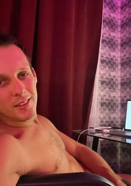 Alex из Золотоноши, мне 23, познакомлюсь для приятного времяпровождения