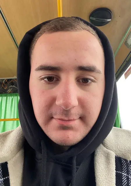 Даня из Луцка, ищу на сайте знакомства на одну ночь