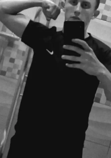 Я Андрій, 20, знакомлюсь без обязательств в Львове