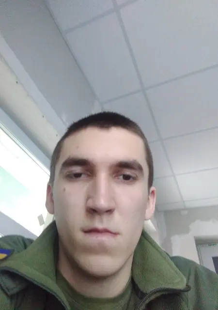 Я Вова, 28 років з Полтавы, шукаю знайомства без зобов'язань