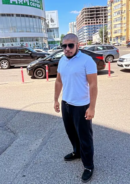 Я Сергей, 23, из Амвросиевки, ищу знакомства без обязательств