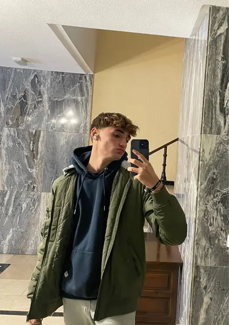 Alex из Мадрида, мне 20, познакомлюсь на одну ночь