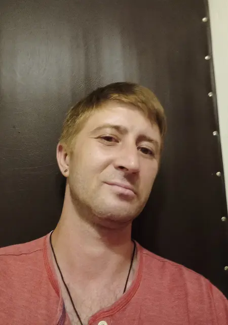 Денис з Мирнограда, мені 37 років, познайомлюсь для спілкування