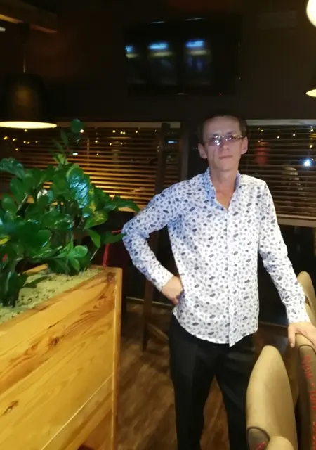 Василь из Ровно, мне 44, познакомлюсь для дружбы