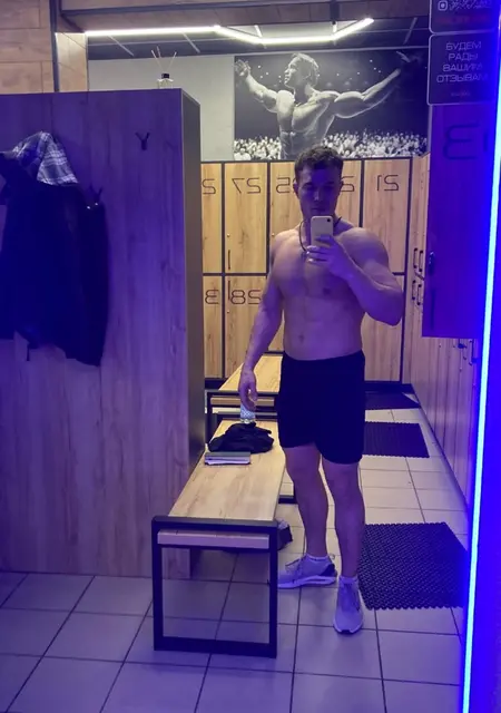 Я Мирослав, 34, из Гомеля, ищу знакомства на одну ночь