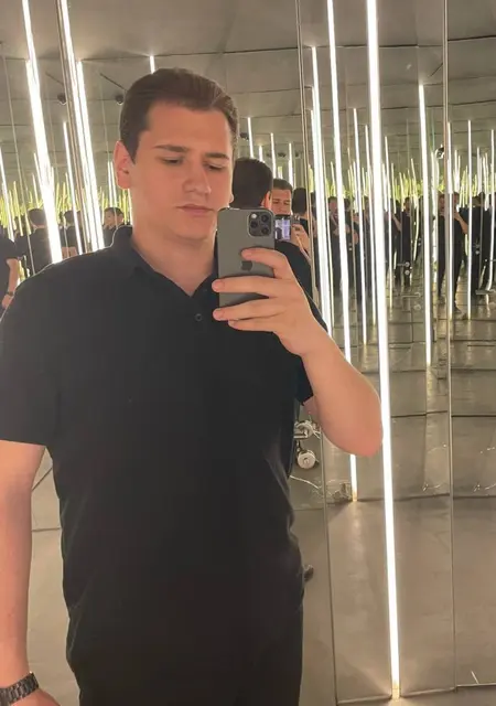 Я Андрій, 19, знакомлюсь без обязательств в Ужгороде