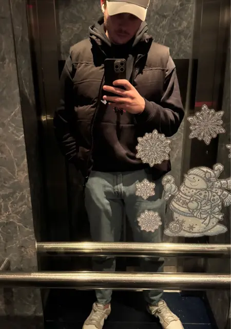 Я Кирилл, 23, знакомлюсь для вирта в Видине