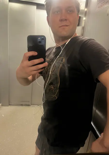 Я Костя, 30, из Ровно, ищу знакомство для приятного времяпровождения