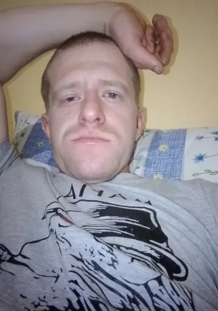 Я Oleg, 33, знакомлюсь без обязательств в Макеевке