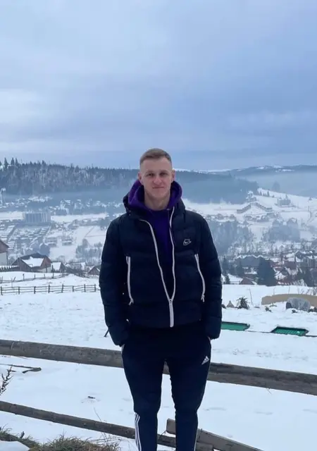 Я Олексій, 25 років, знайомлюсь для вірт у Черкасах