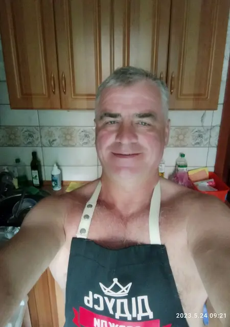 Павел из Кропивницкого, мне 53, познакомлюсь для приятного времяпровождения