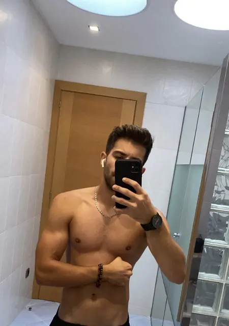 Soy Roger, 25 años, conociéndome para pasatiempo agradable en Barcelona