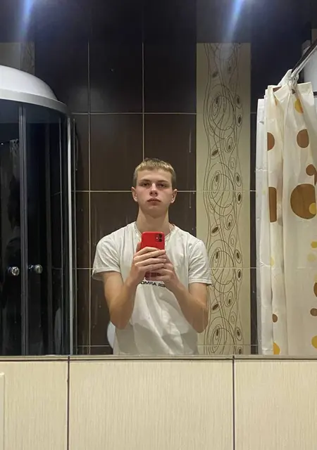 Паша з Дніпра, шукаю на сайті постійні стосунки