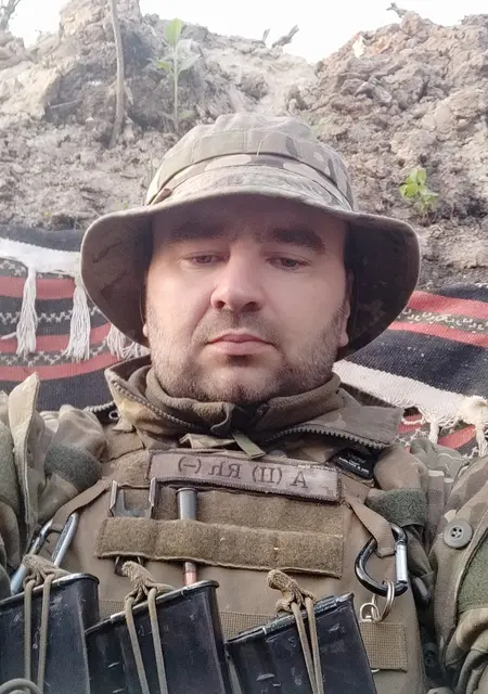 Я Андрій, 36, из Броваров, ищу знакомства на одну ночь