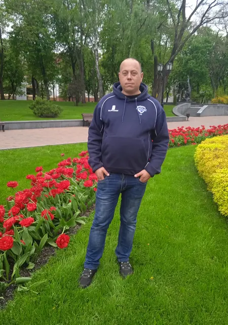 Я Артем, 37, знакомлюсь без обязательств в Чернигове