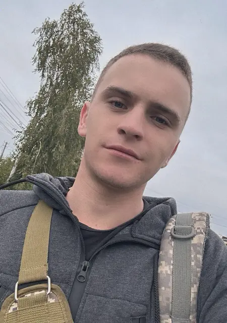 Діма из Камня-Каширского, мне 25, познакомлюсь на одну ночь