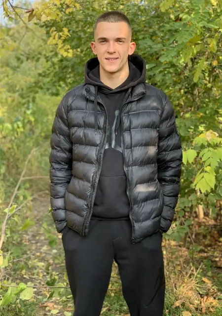 Дима з Харкова, шукаю на сайті знайомства без зобов'язань