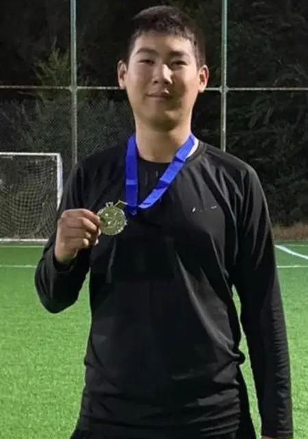 Elizar из Бишкека, мне 19, познакомлюсь для общения