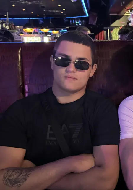 Nikita из Дортмунда, мне 18, познакомлюсь для приятного времяпровождения