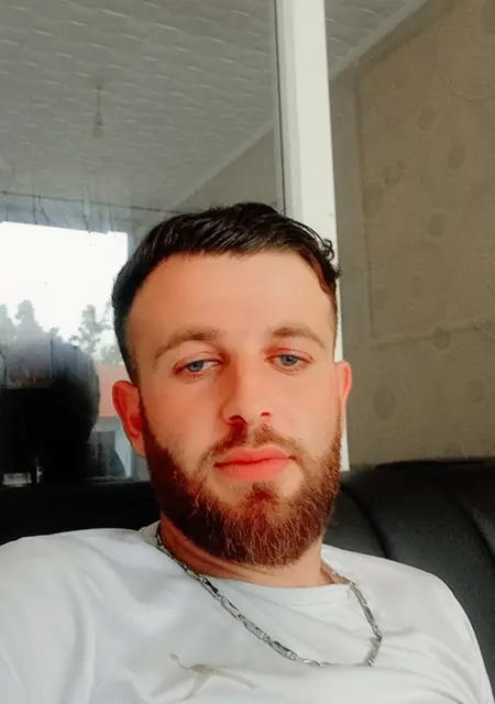 Hasan из Бурсы, мне 26, познакомлюсь без обязательств