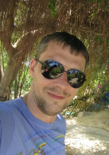 Сергей из Павлограда, мне 45, познакомлюсь на одну ночь