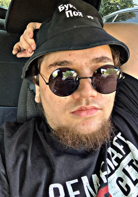 Moderated из Макеевки, мне 20, познакомлюсь для общения