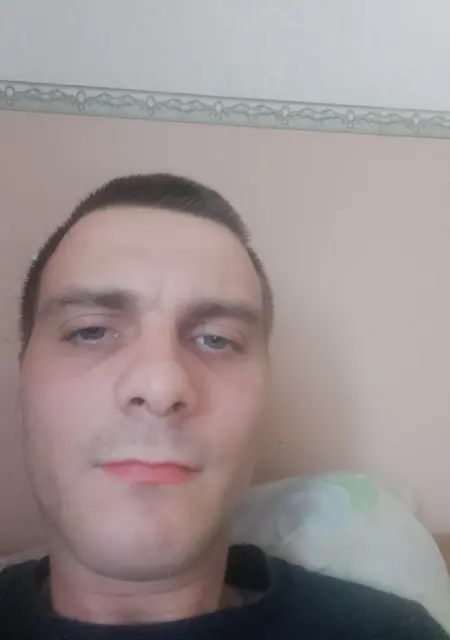 Миха из Макеевки, мне 21, познакомлюсь без обязательств