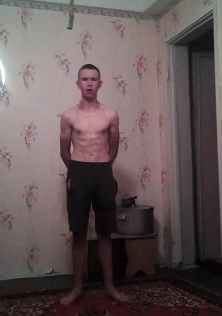 Рома из Киева, мне 21, познакомлюсь без обязательств