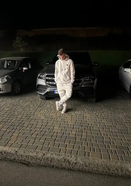 Я Владимир, 19, из Одессы, ищу знакомства без обязательств