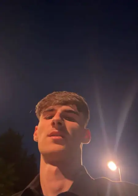 David de Málaga, tengo 23 años, listo para conocer para lío de una noche