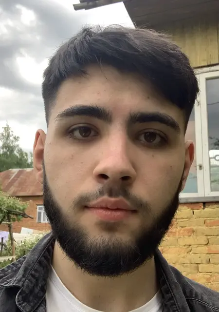 Олег из Ужгорода, мне 23, познакомлюсь для совместных путешествий