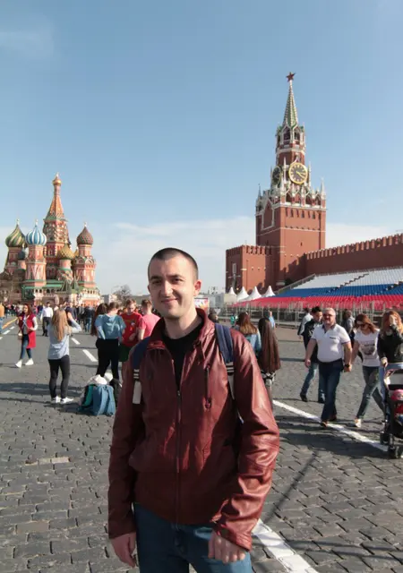 Антон з Макіївки, шукаю на сайті відкриті стосунки