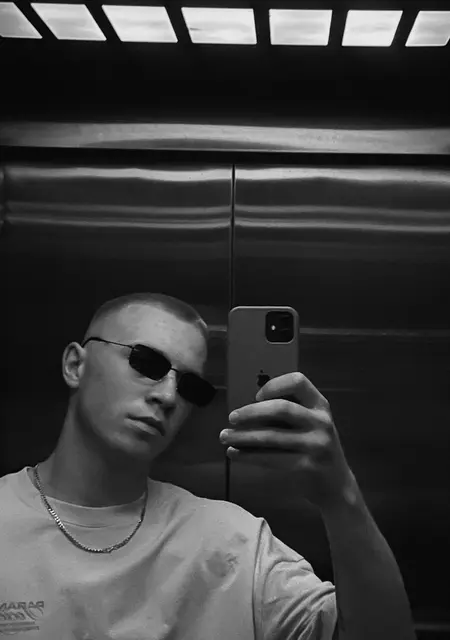 Artur з Одеси, мені 20 років, познайомлюсь на одну ніч