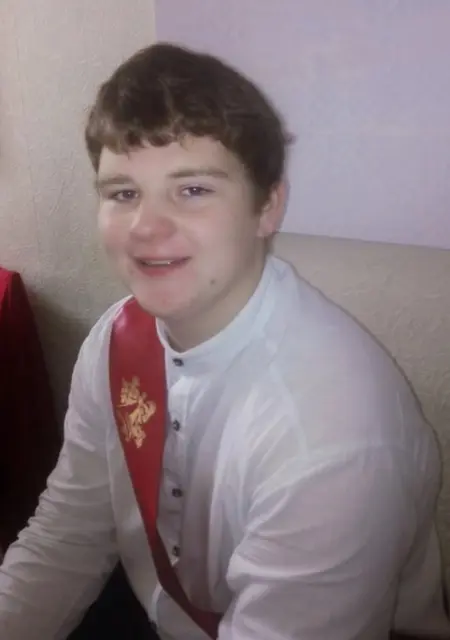 Я Андрей, 20, из Майкопа, ищу знакомства без обязательств