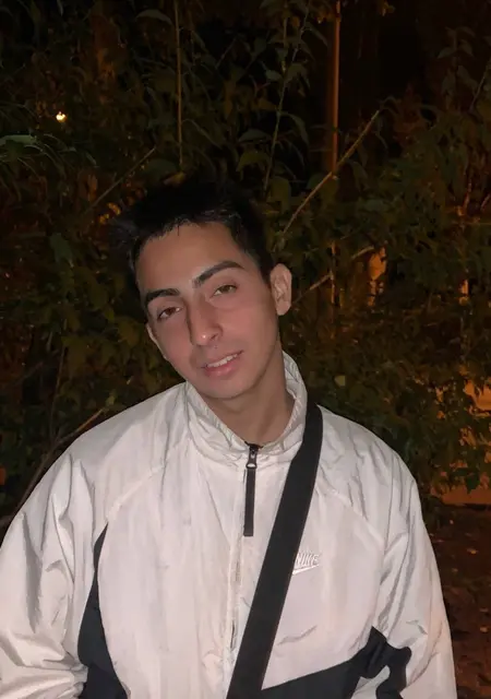 Я Эмиль, 21, знакомлюсь на одну ночь в Запорожье