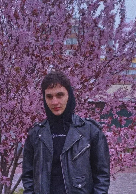 Я Даня, 24, из Запорожья, ищу знакомства на одну ночь