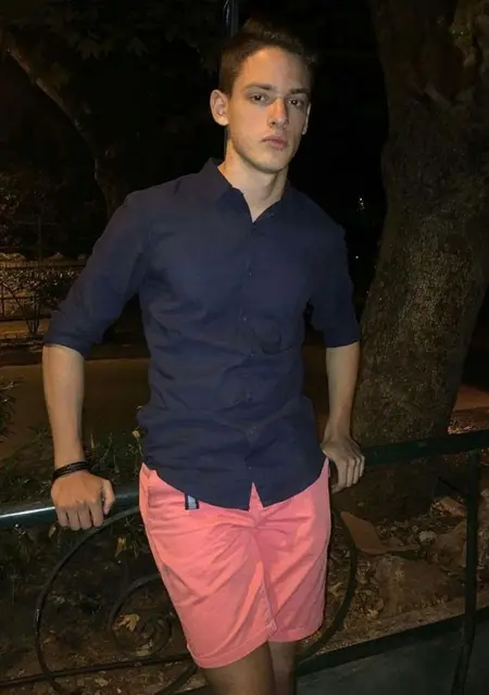 Marco из Афин, ищу на сайте знакомства без обязательств