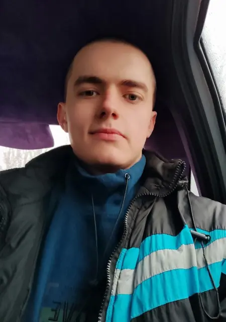 Я Денис, 22, из Сум, ищу знакомства на одну ночь