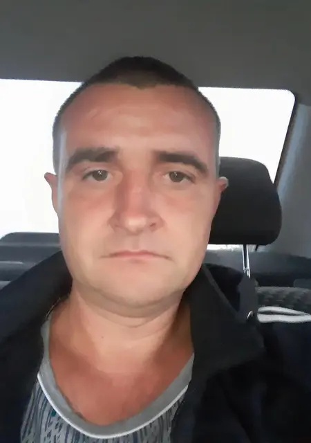 Игорь из Енакиева, мне 45, познакомлюсь на одну ночь