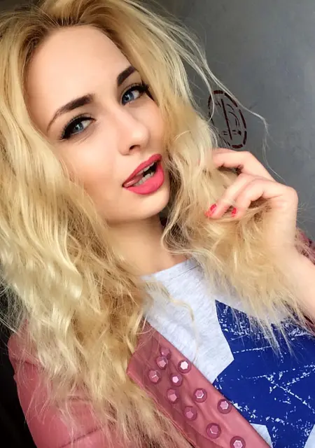 Катя из Полтавы, ищу на сайте знакомства без обязательств