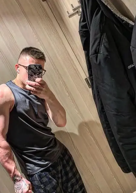 Я Виктор, 28, из Мозыря, ищу знакомство для вирта