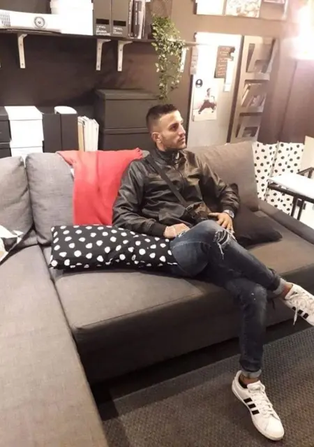 Я Dennhs, 24, из Афин, ищу знакомство