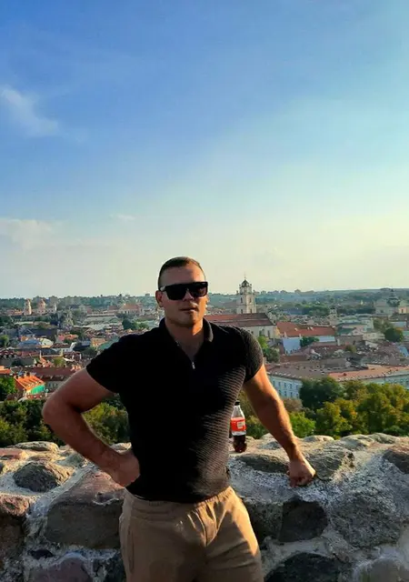 Я Костя, 33, из Николаева, ищу знакомства без обязательств