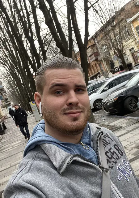 Igor из Павлограда, мне 28, познакомлюсь для приятного времяпровождения