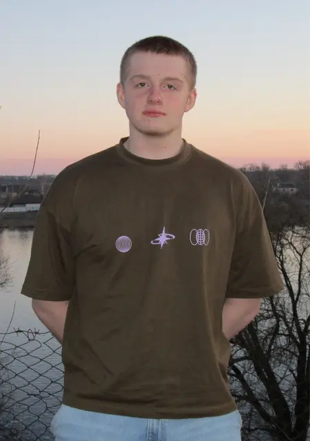 Дима з Одеси, мені 18 років, познайомлюсь на одну ніч