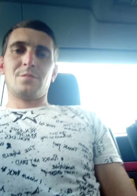 Taras из Чернигова, мне 38, познакомлюсь на одну ночь