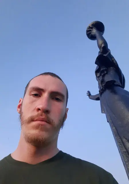 Я Анатолий, 32, знакомлюсь без обязательств в Черкассах