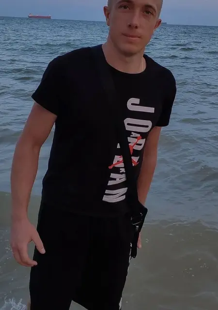 Я Евгений, 32 років з Кропивницького, шукаю знайомство для приємного проведення часу